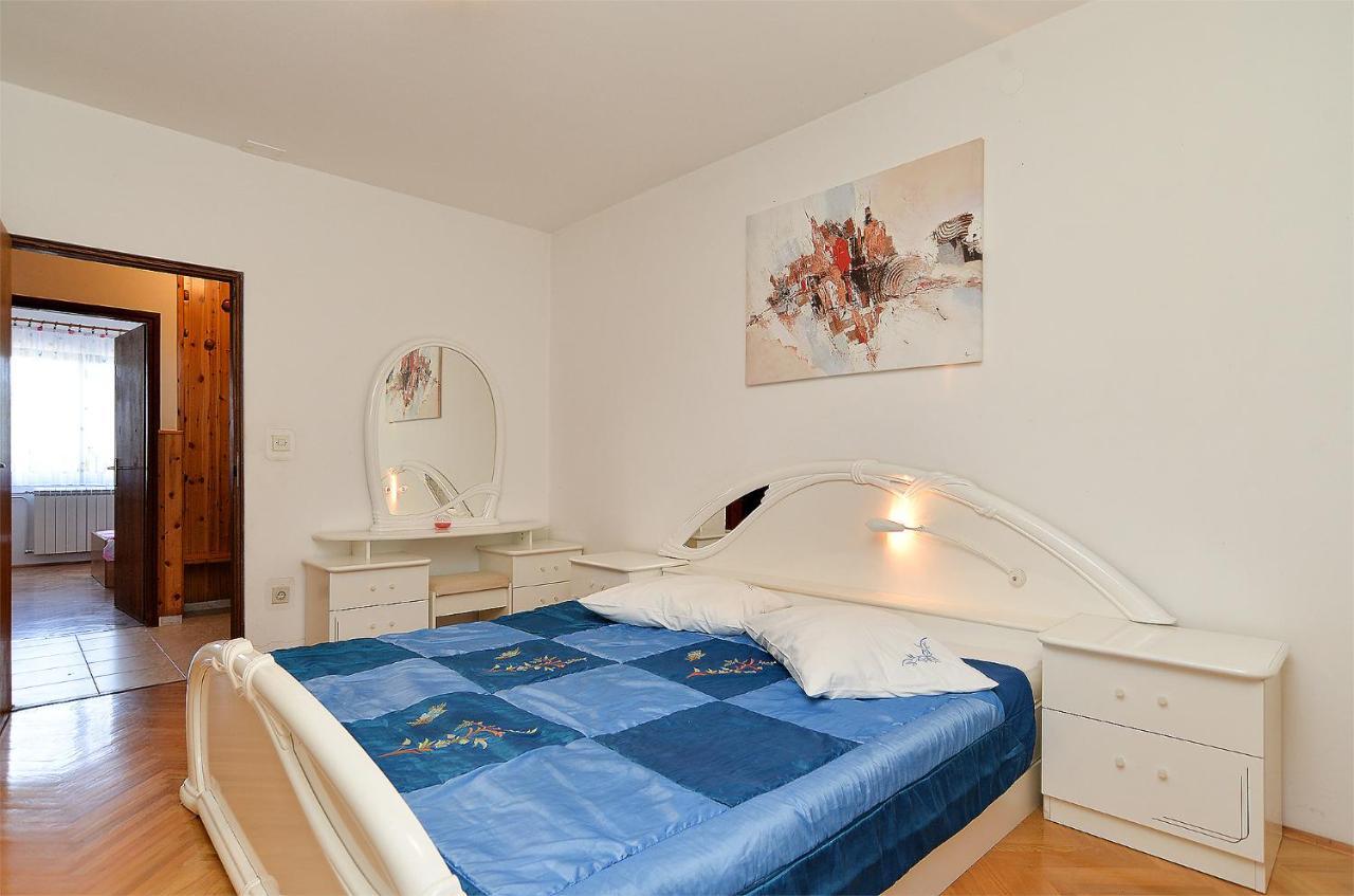 Apartments Irena 531 พูลา ภายนอก รูปภาพ