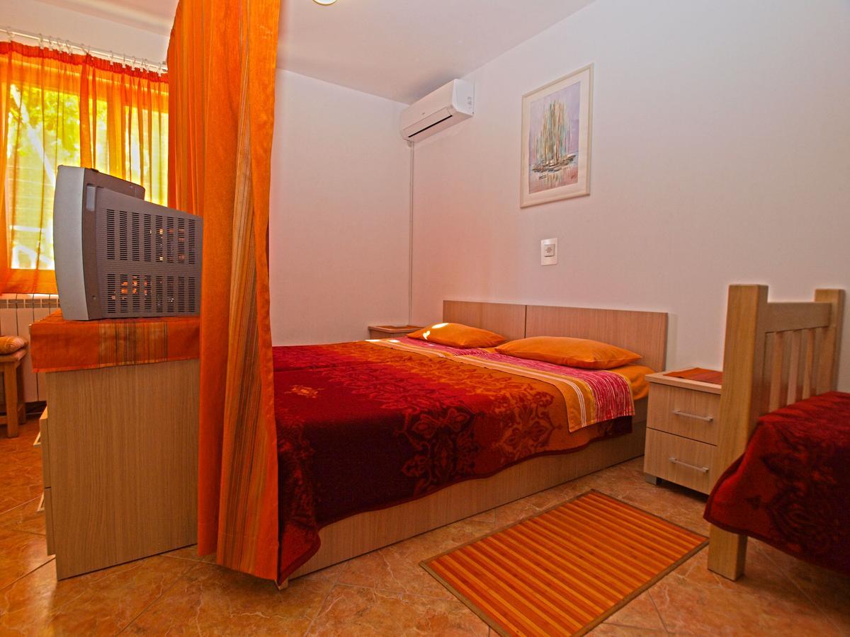 Apartments Irena 531 พูลา ภายนอก รูปภาพ