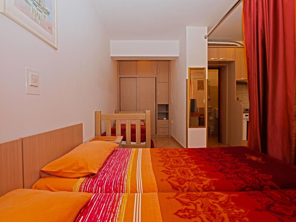Apartments Irena 531 พูลา ภายนอก รูปภาพ