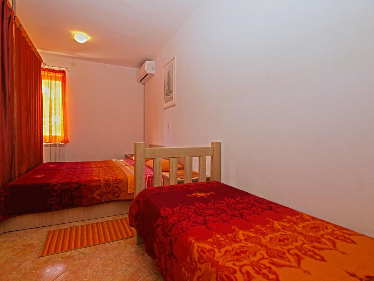 Apartments Irena 531 พูลา ภายนอก รูปภาพ